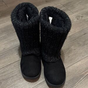 Cat & Jack Black Knit Winter Boots pre-owned